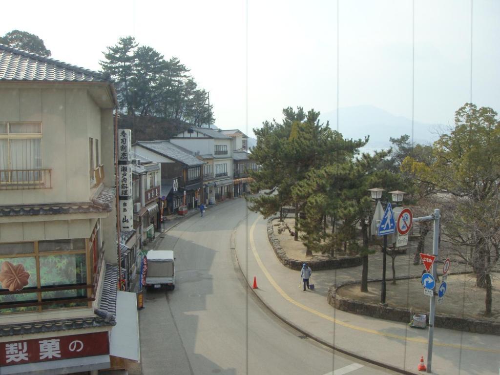 Yamaichi Bekkan Hatsukaichi Camera foto